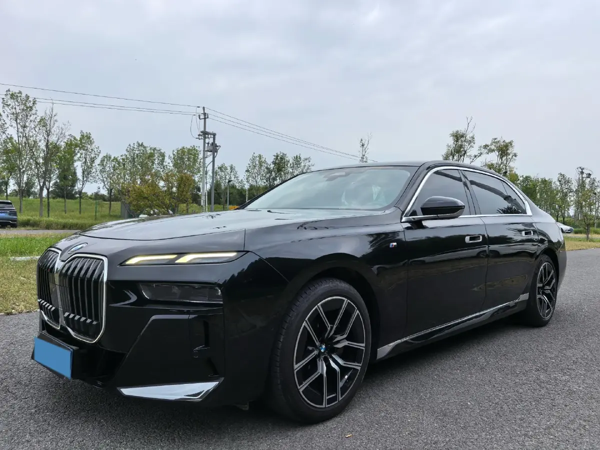 2023 BMW 7 Series 3.0T 272HP L6 8AT