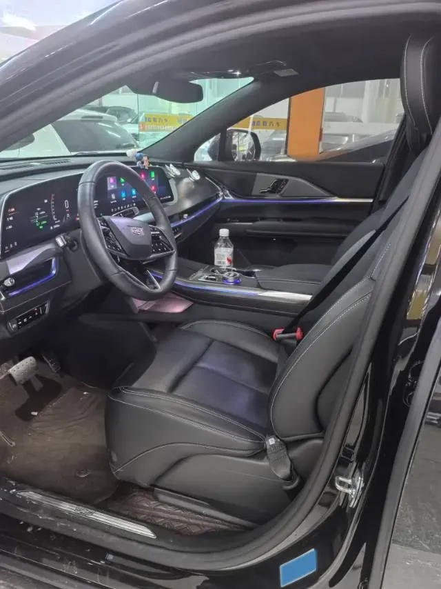 2025 Cadillac XT5 2.0T 237HP L4 9AT,autocango,china used car exporter,china ev exporter,chinese used car exporter,chinese used ev exporter