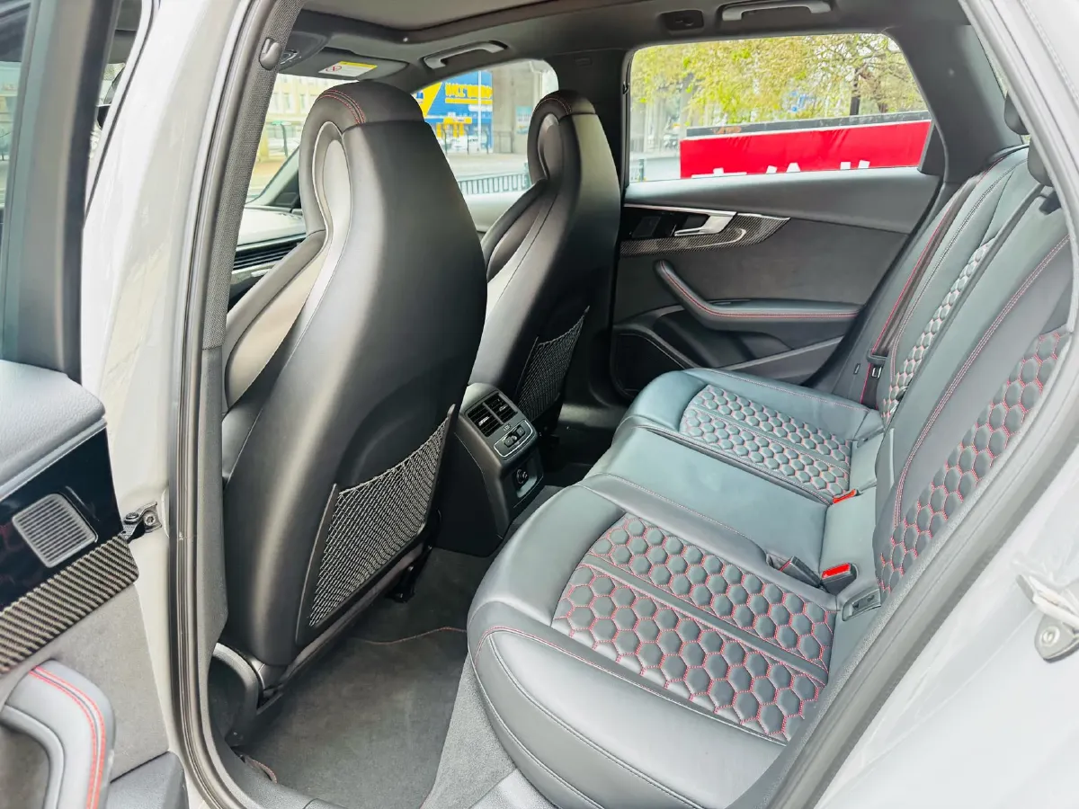 2021 Audi RS 4 2.9T 450HP V6 8AT,autocango,china used car exporter,china ev exporter,chinese used car exporter,chinese used ev exporter