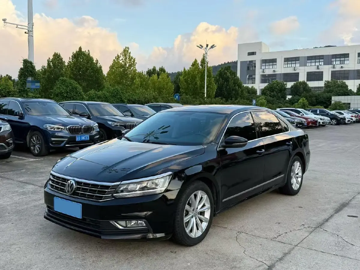 2017 Volkswagen Passat 1.8T 180HP L4 7DCT