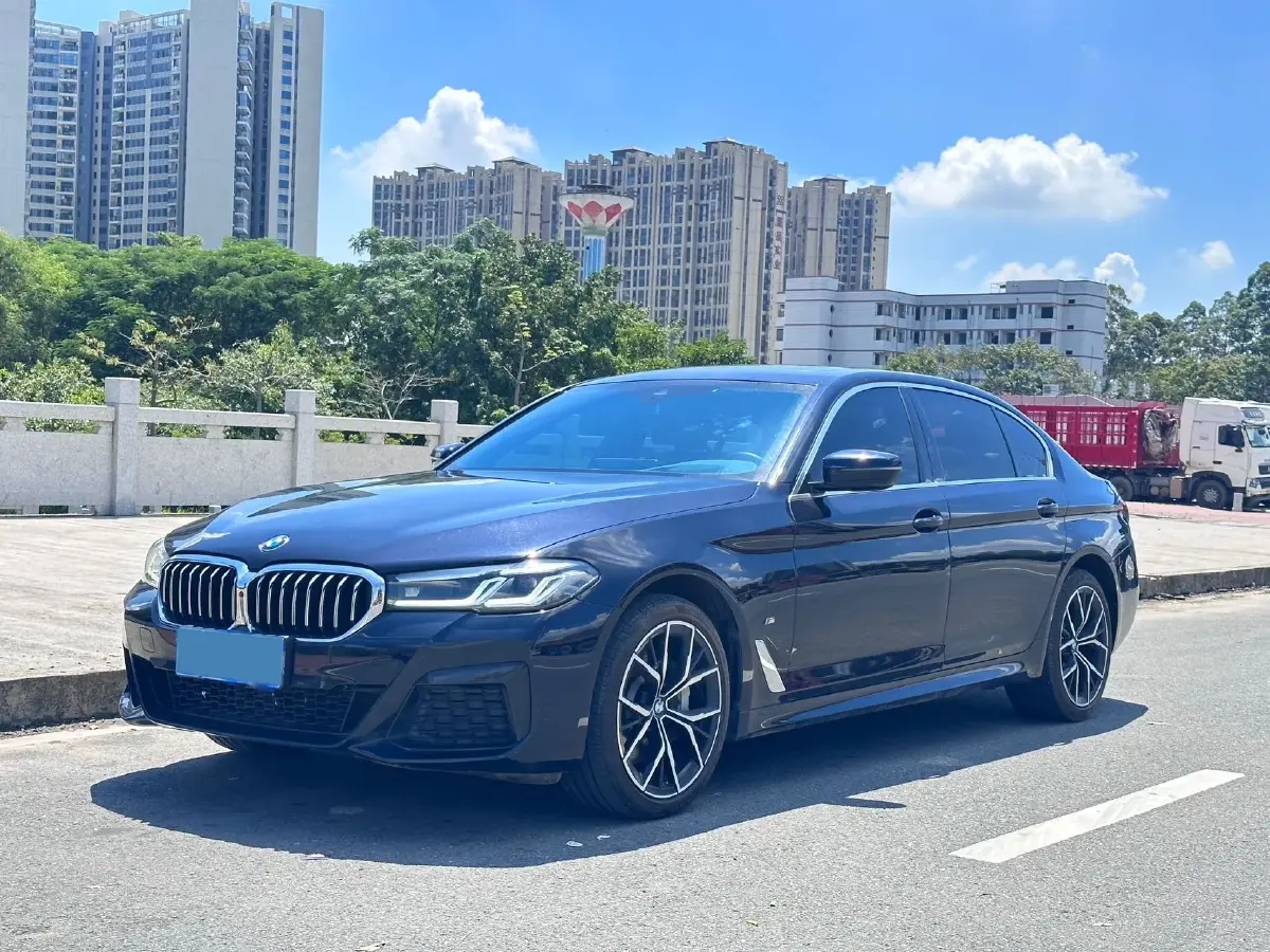 2023 BMW 5 Series 2.0T 245HP L4 8AT