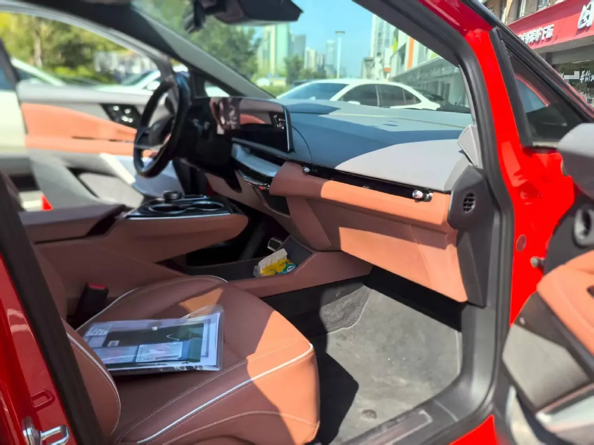 2024 Cadillac OPTIQ BEV 79.7KWH,autocango,china used car exporter,china ev exporter,chinese used car exporter,chinese used ev exporter