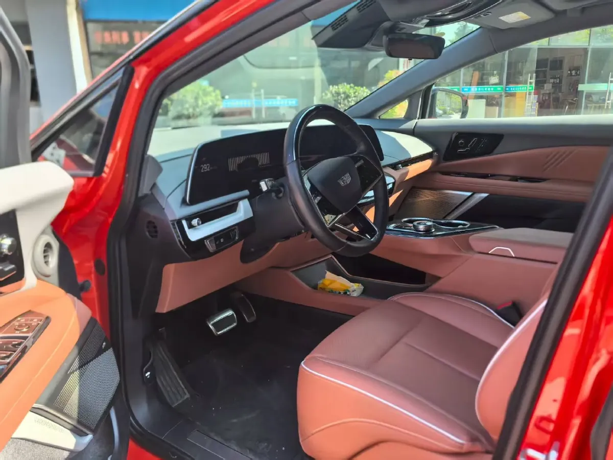 2024 Cadillac OPTIQ BEV 79.7KWH,autocango,china used car exporter,china ev exporter,chinese used car exporter,chinese used ev exporter