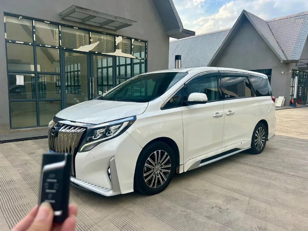 2021 GAC Trumpchi M8 2.0T 252HP L4 8AT