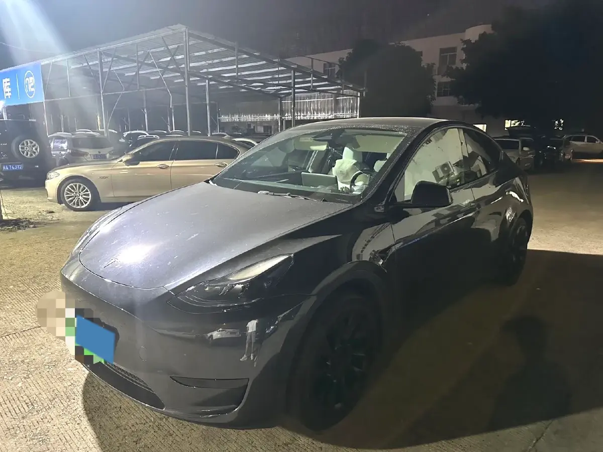 2024 Tesla Model Y BEV 60KWH