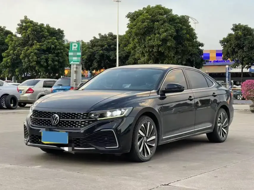 2022 Volkswagen Passat 2.0T 186HP L4 7DCT