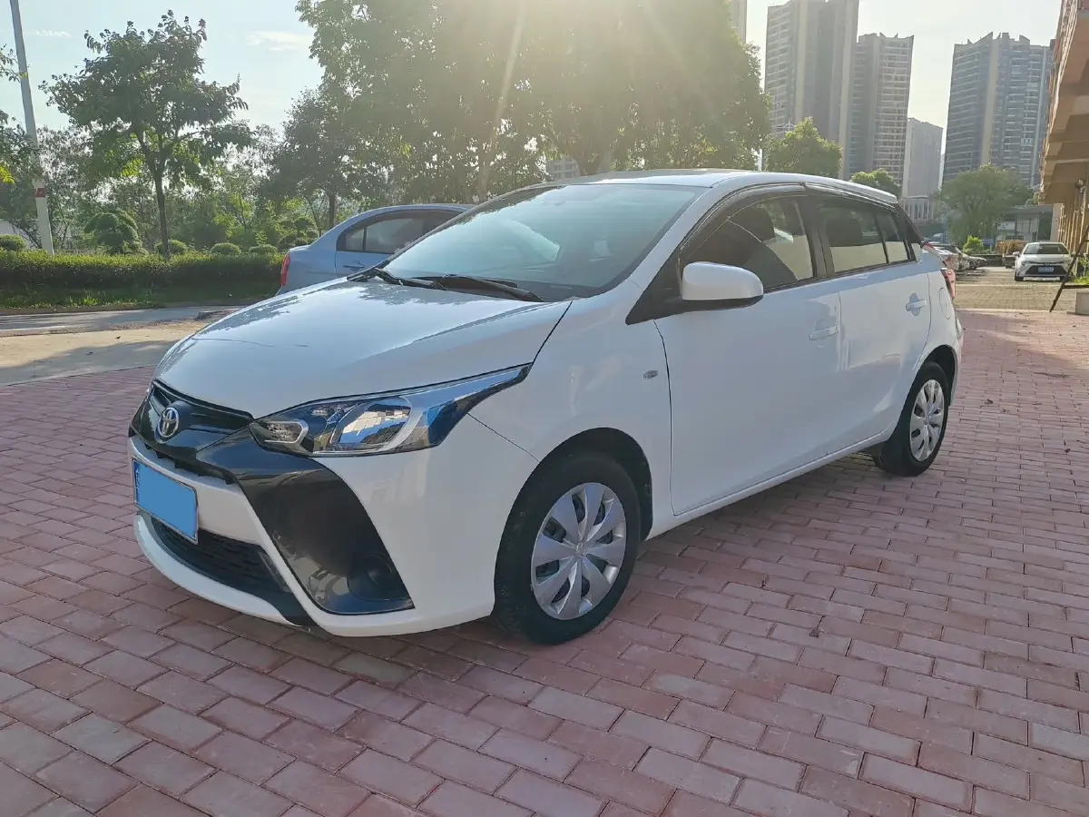 2017 Toyota Yaris L 1.5L 107HP L4 CVT