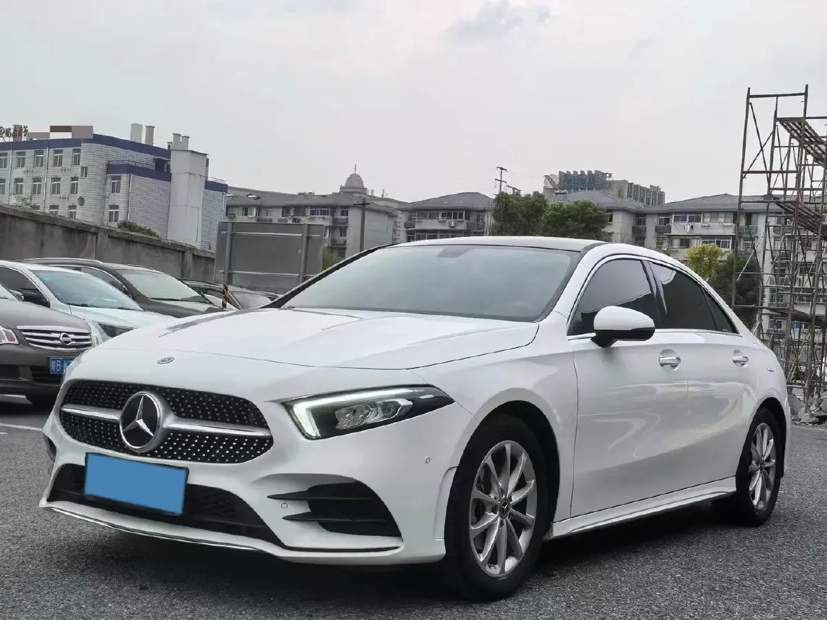 2021 Mercedes-Benz A Class 1.3T 163HP L4 7DCT