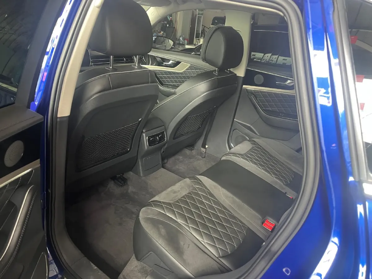 2022 HongQi HS5 2.0T 224HP L4 6AT,autocango,china used car exporter,china ev exporter,chinese used car exporter,chinese used ev exporter