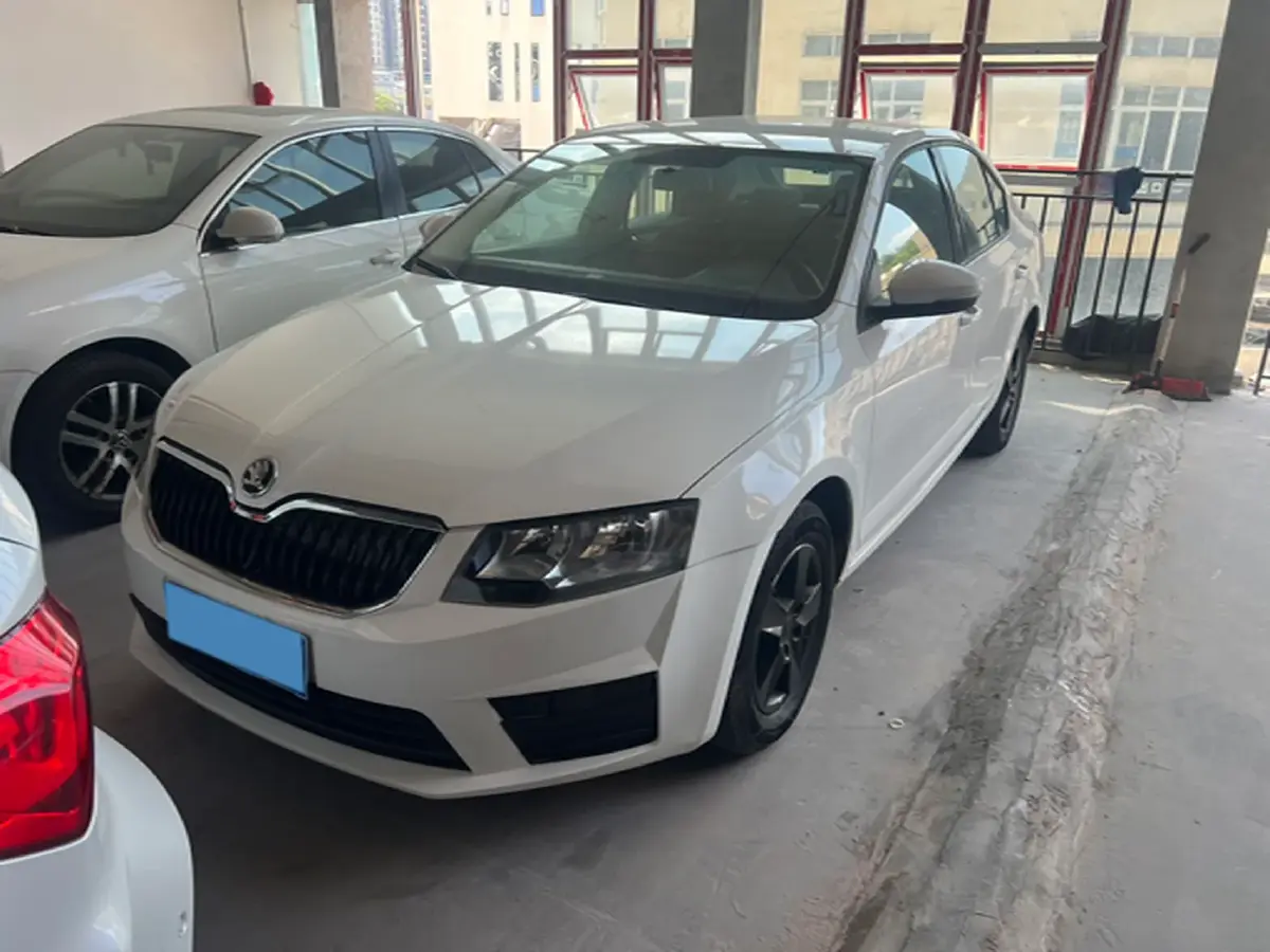 2017 Skoda Octavia 1.6L 110HP L4 6AT