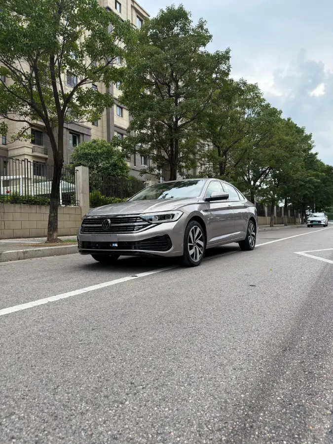 2023 Volkswagen Sagitar 1.5T 160HP L4 7DCT