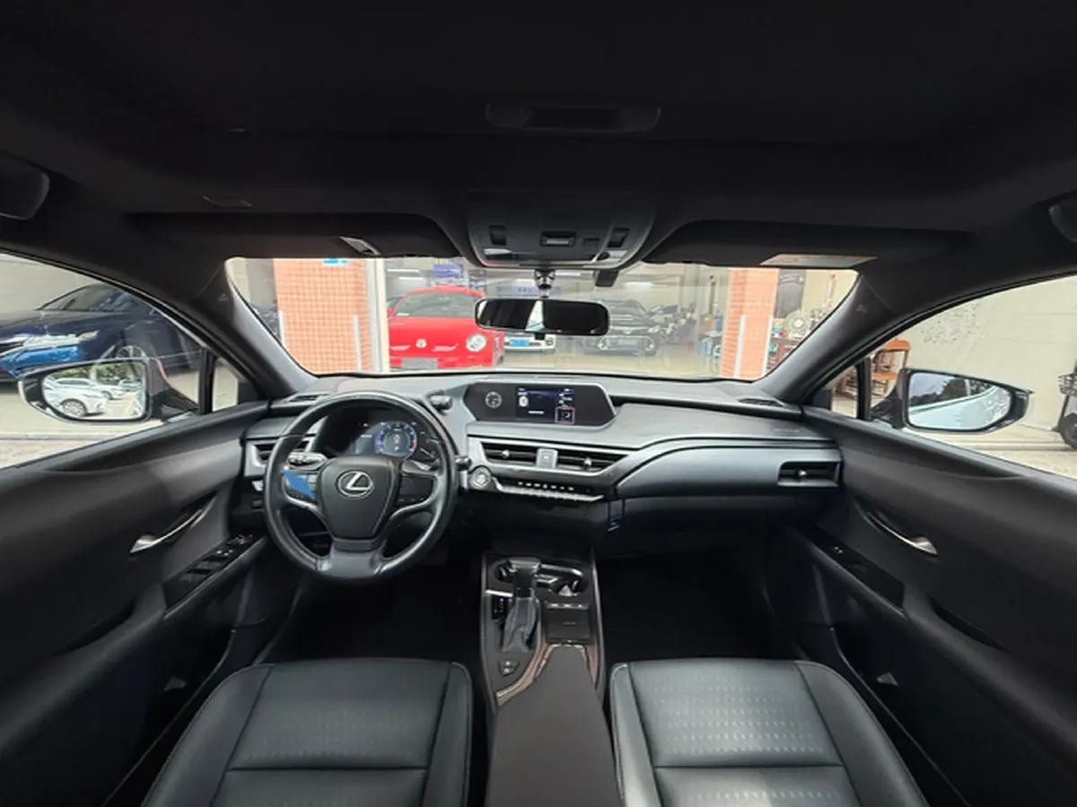 2020 Lexus UX 2.0L 173HP L4 CVT,autocango,china used car exporter,china ev exporter,chinese used car exporter,chinese used ev exporter