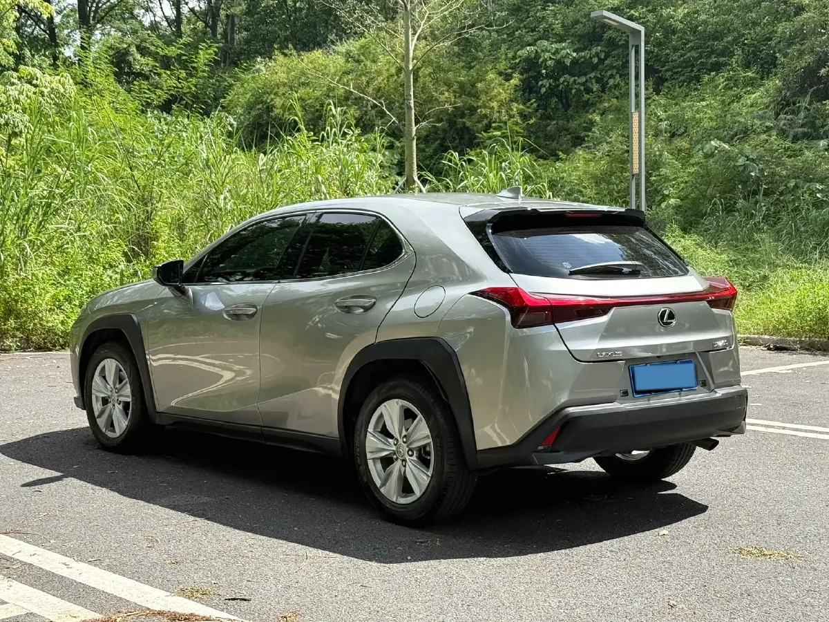 2020 Lexus UX 2.0L 173HP L4 CVT,autocango,china used car exporter,china ev exporter,chinese used car exporter,chinese used ev exporter
