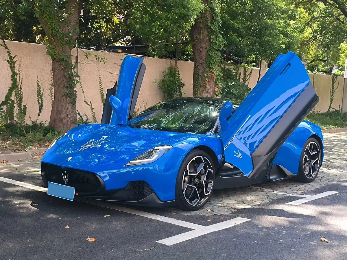 2023 Maserati MC20 3.0T 630HP V6 8DCT