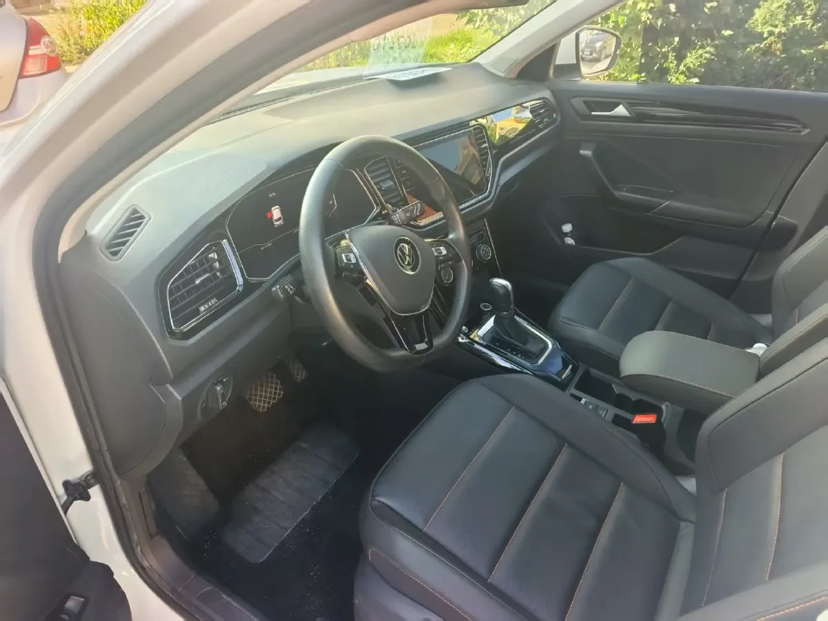 2021 Volkswagen T-Roc 1.4T 150HP L4 7DCT,autocango,china used car exporter,china ev exporter,chinese used car exporter,chinese used ev exporter