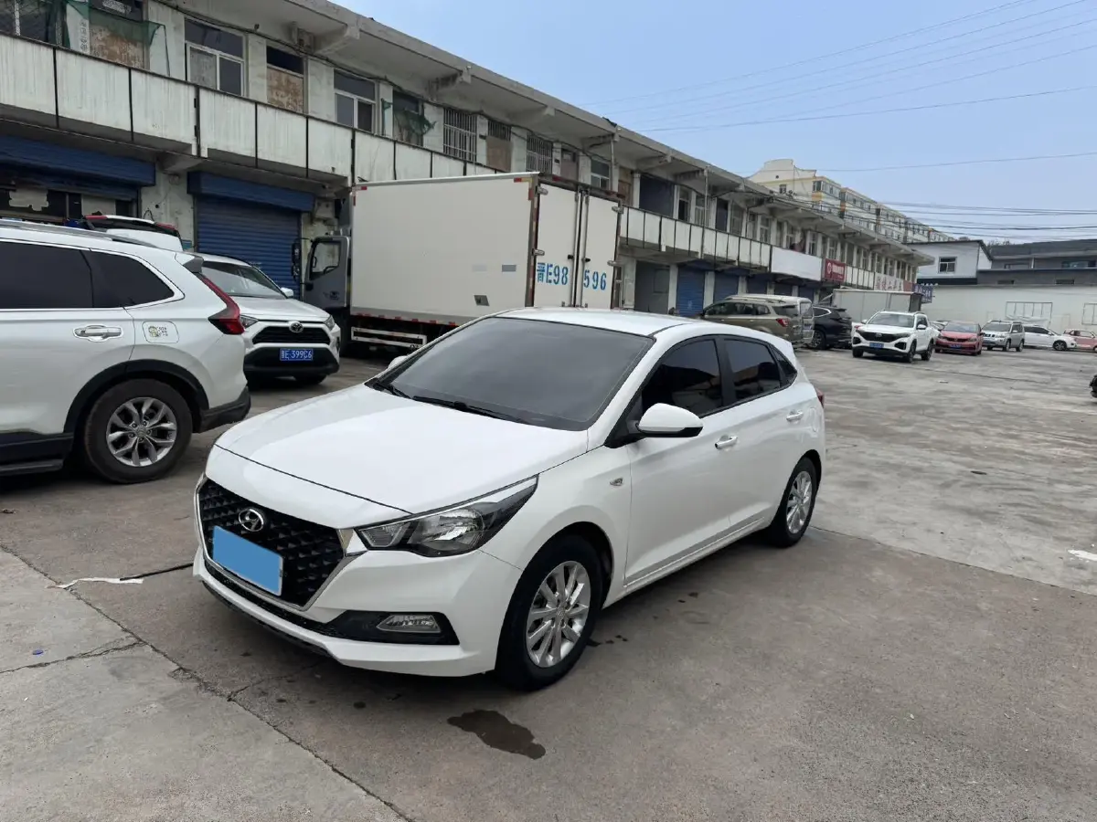 2017 Hyundai Verna RV 1.4L 100HP L4 6AT