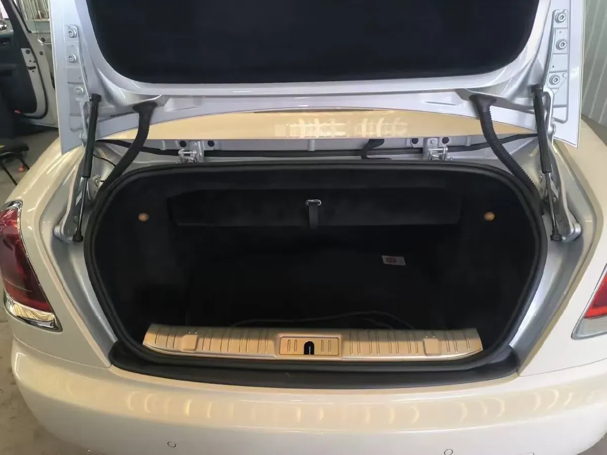 2015 Rolls-Royce Dawn 6.6T 571HP V12 8AT,autocango,china used car exporter,china ev exporter,chinese used car exporter,chinese used ev exporter