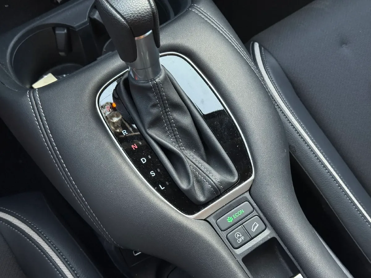 2022 Honda ZR-V 1.5T 182HP L4 CVT,autocango,china used car exporter,china ev exporter,chinese used car exporter,chinese used ev exporter