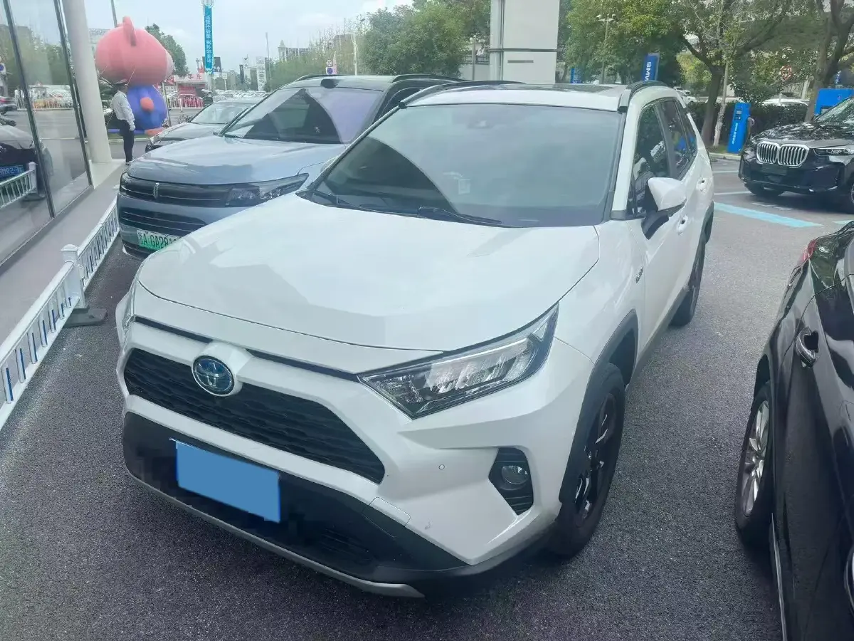 2021 Toyota RAV4 2.5L 178HP L4 E-CVT Hybrid