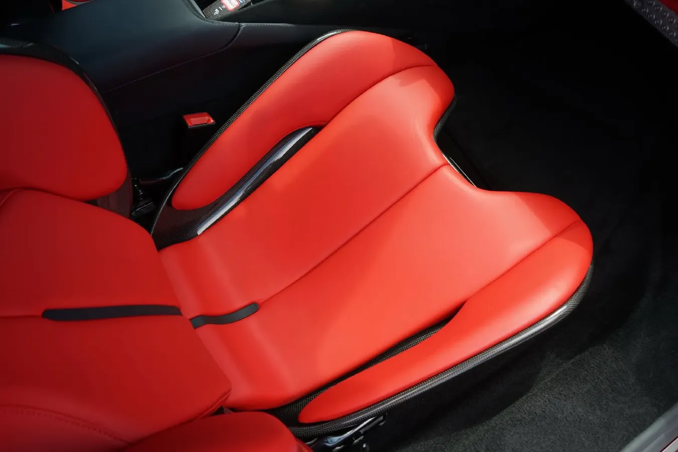 2020 Ferrari SF90 3.9T 781HP V8 8DCT PHEV 7.9KWH,autocango,china used car exporter,china ev exporter,chinese used car exporter,chinese used ev exporter