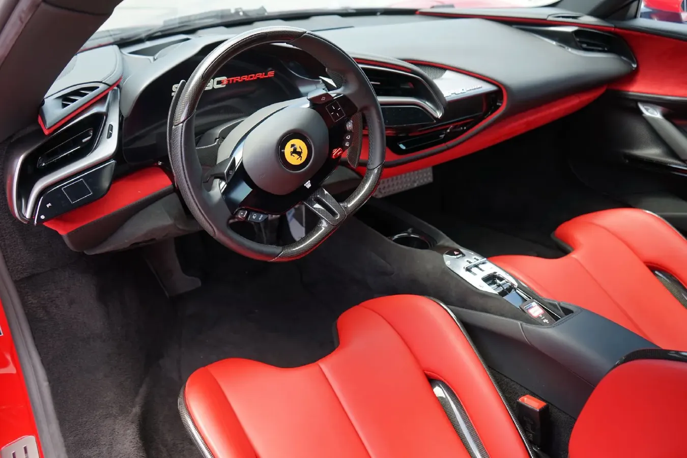 2020 Ferrari SF90 3.9T 781HP V8 8DCT PHEV 7.9KWH,autocango,china used car exporter,china ev exporter,chinese used car exporter,chinese used ev exporter