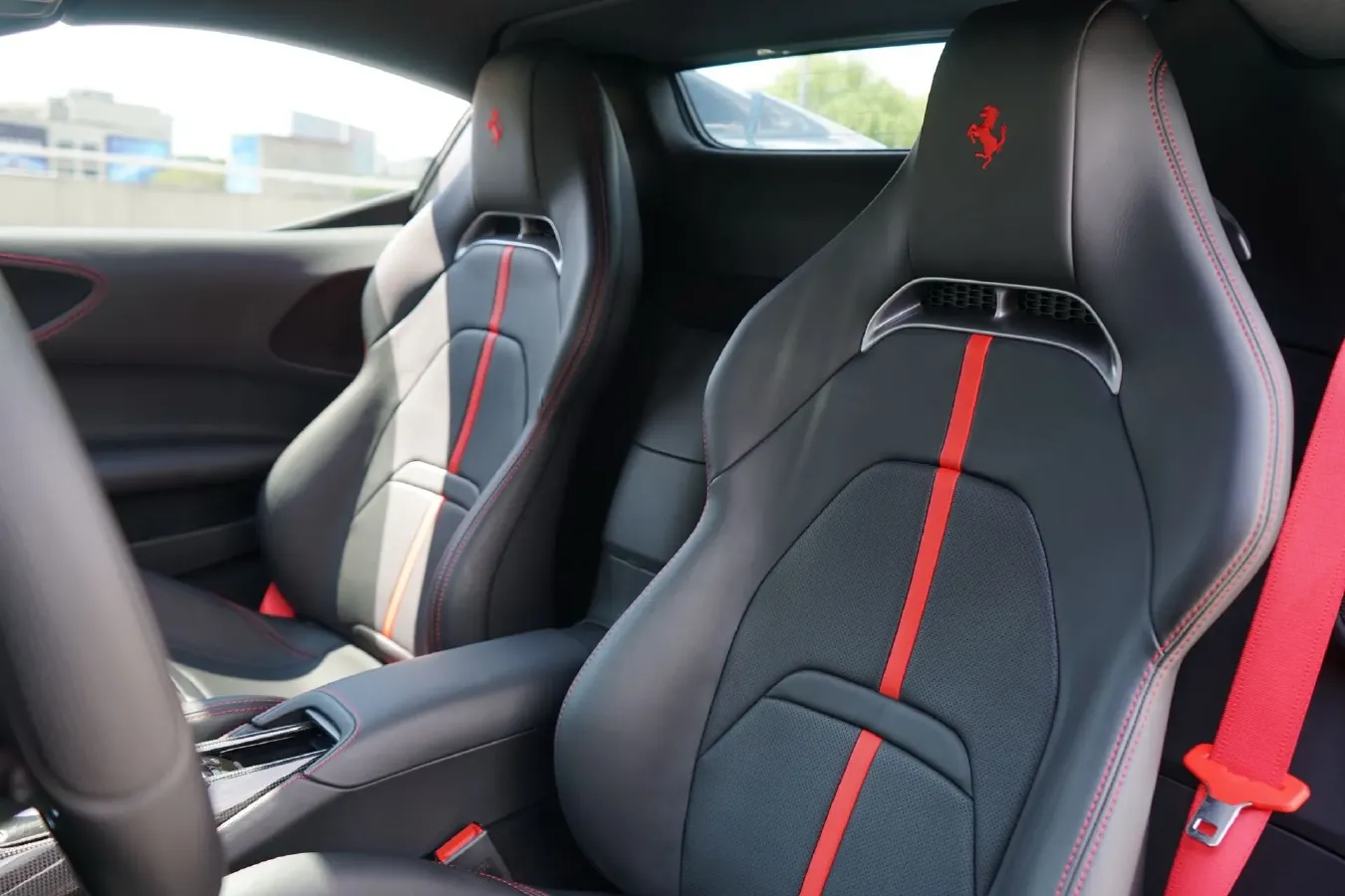 2021 Ferrari SF90 3.9T 781HP V8 8DCT PHEV 7.9KWH,autocango,china used car exporter,china ev exporter,chinese used car exporter,chinese used ev exporter