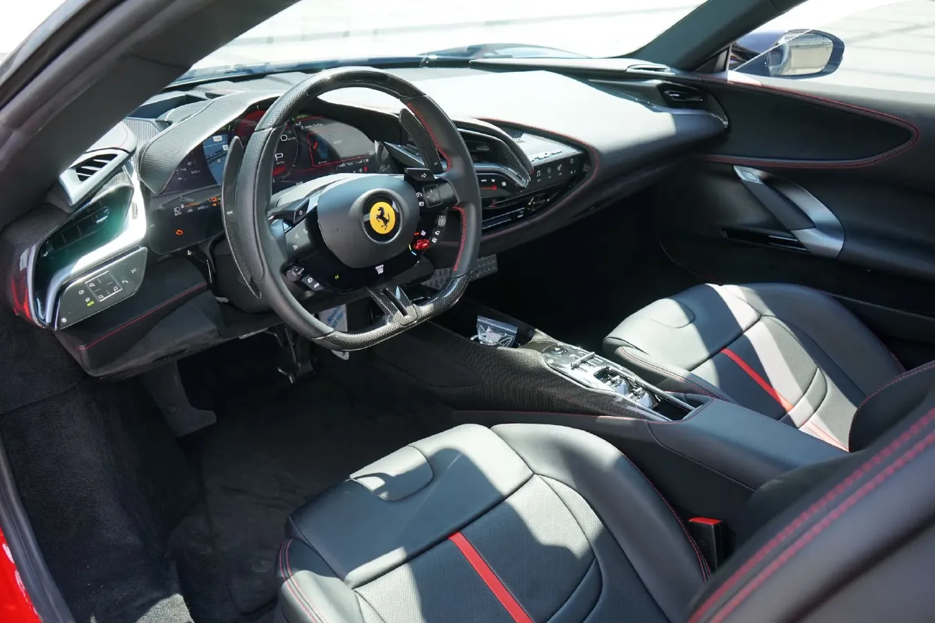 2021 Ferrari SF90 3.9T 781HP V8 8DCT PHEV 7.9KWH,autocango,china used car exporter,china ev exporter,chinese used car exporter,chinese used ev exporter