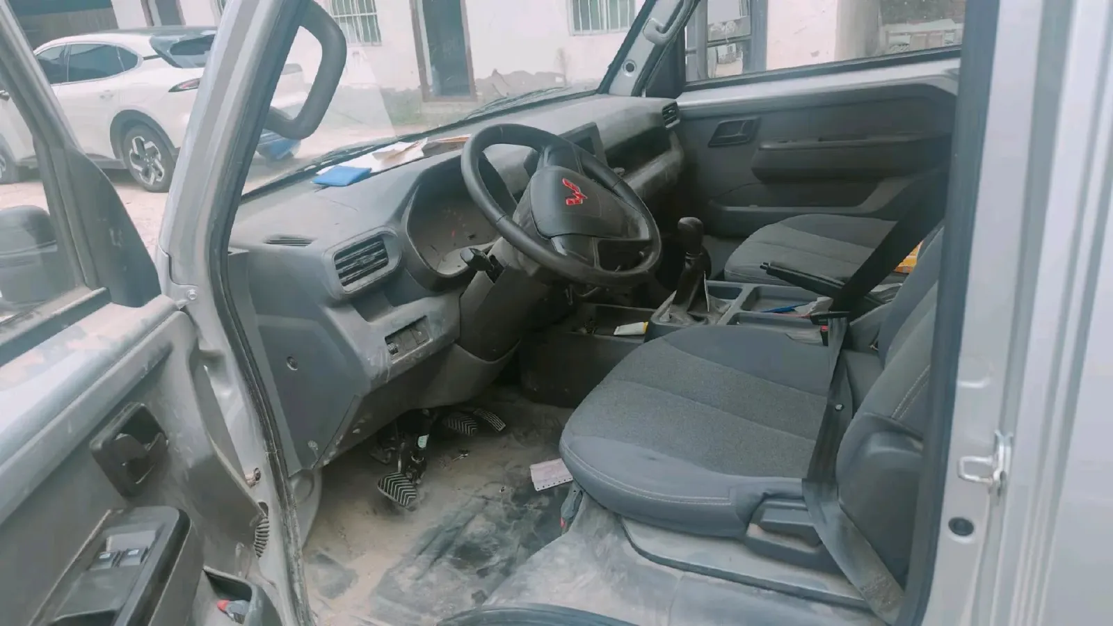 2023 WuLing Loong Truck 2.0L 136HP L4 5MT,autocango,china used car exporter,china ev exporter,chinese used car exporter,chinese used ev exporter