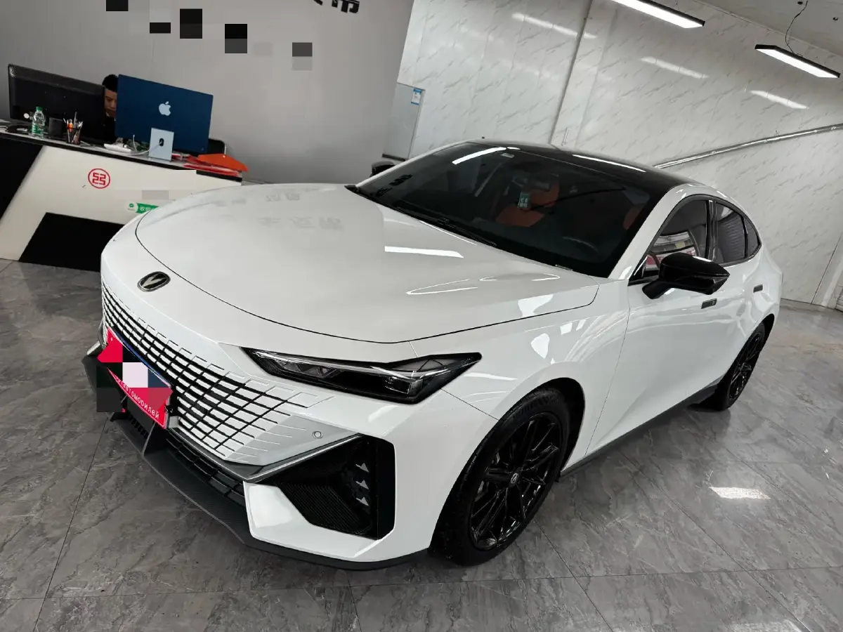 2022 ChangAn UNI-V 1.5T 188HP L4 7DCT