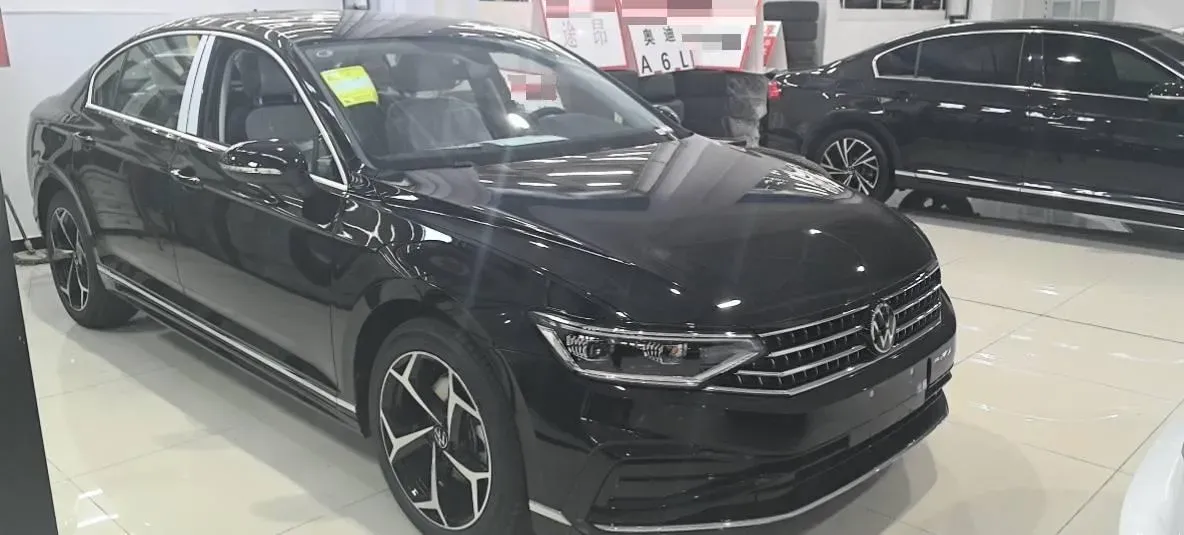 2025 Volkswagen Magotan 2.0T 186HP L4 7DCT,autocango,china used car exporter,china ev exporter,chinese used car exporter,chinese used ev exporter