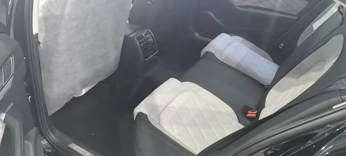 2025 Volkswagen Magotan 2.0T 186HP L4 7DCT,autocango,china used car exporter,china ev exporter,chinese used car exporter,chinese used ev exporter