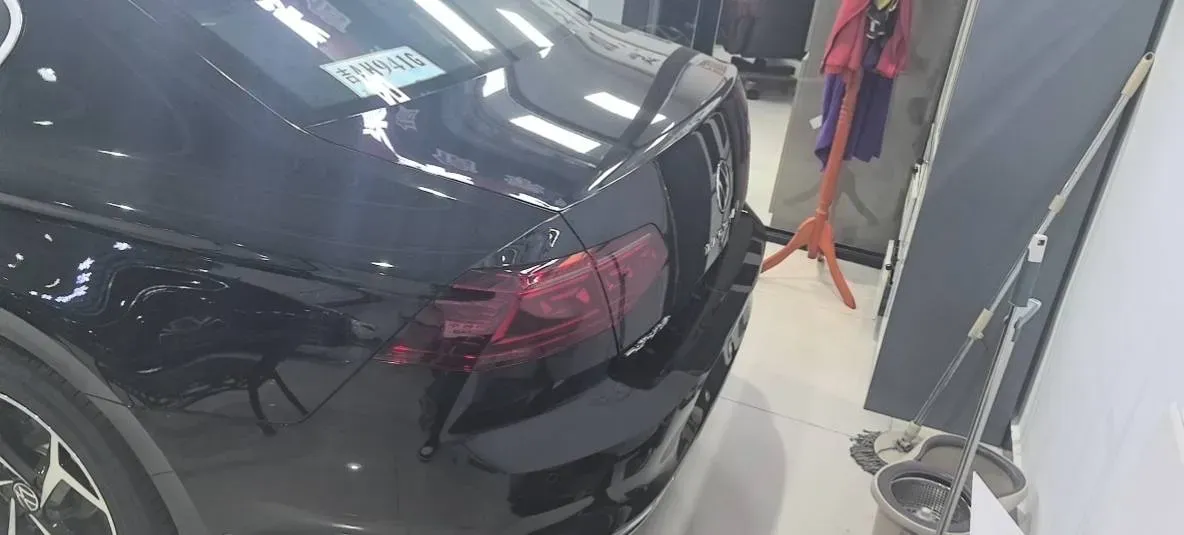 2025 Volkswagen Magotan 2.0T 186HP L4 7DCT,autocango,china used car exporter,china ev exporter,chinese used car exporter,chinese used ev exporter