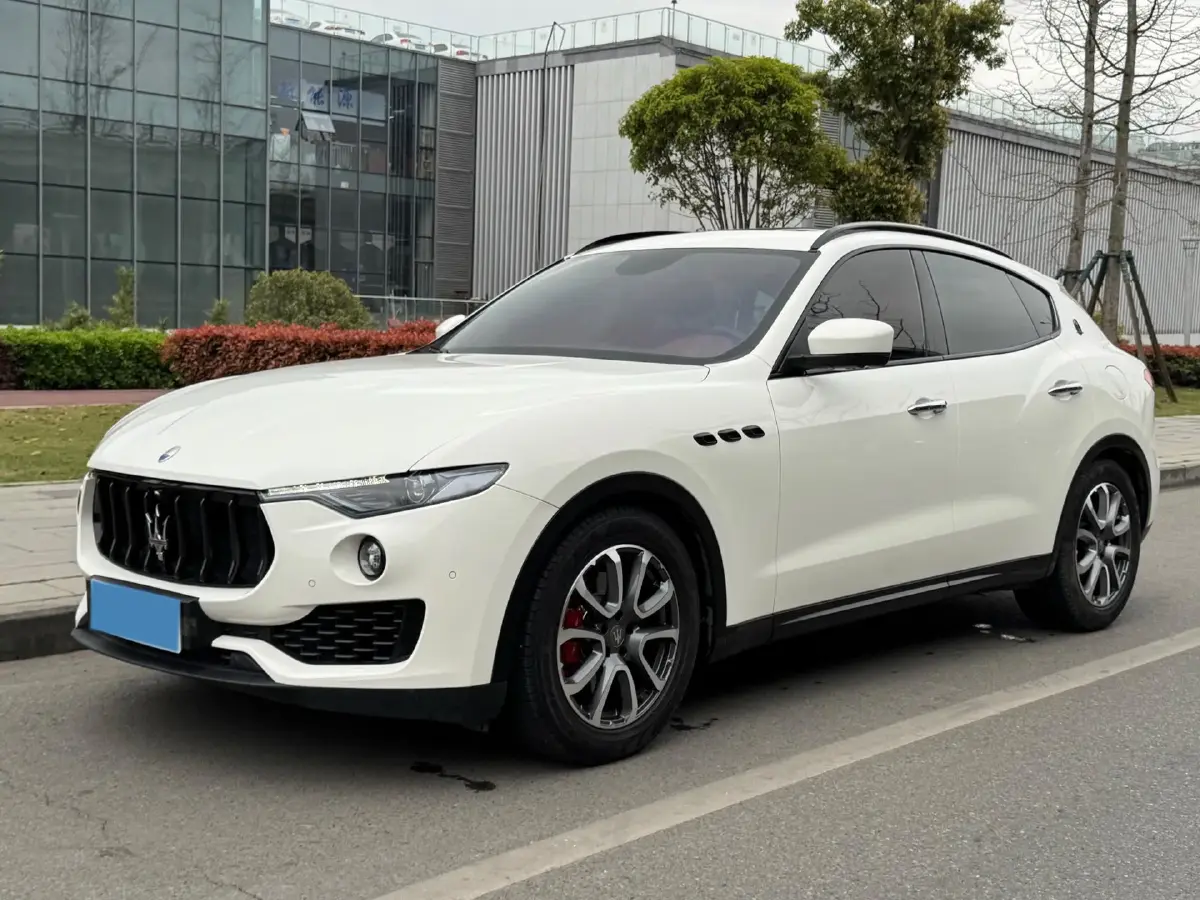 2016 Maserati Levante 3.0T 350HP V6 8AT