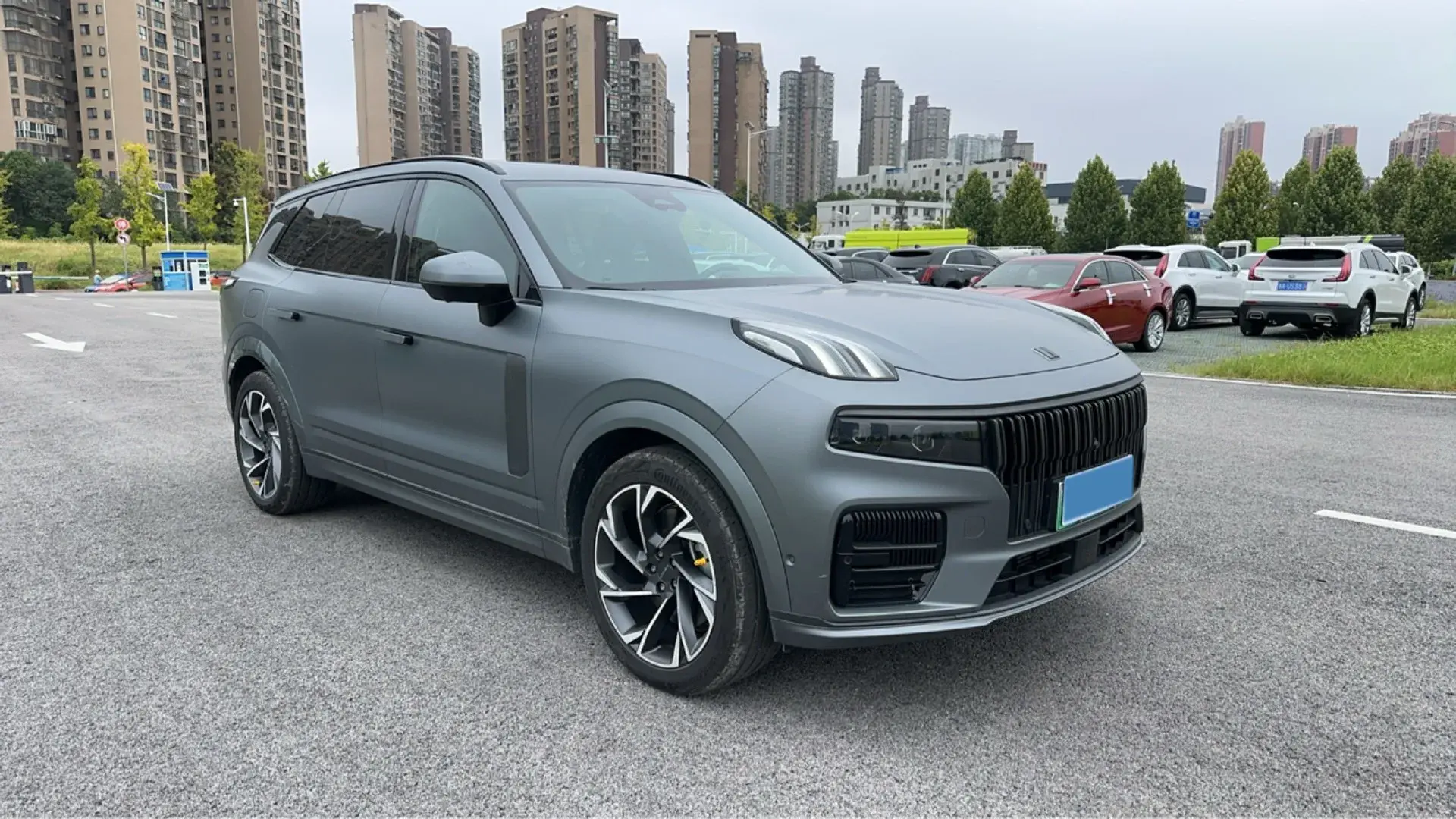 2021 LYNK&CO 09 thumbnail 3