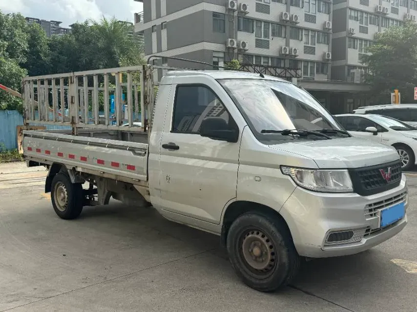 2023 WuLing RongGuang New Truck 1.5L 102HP L4 5MT,autocango,china used car exporter,china ev exporter,chinese used car exporter,chinese used ev exporter