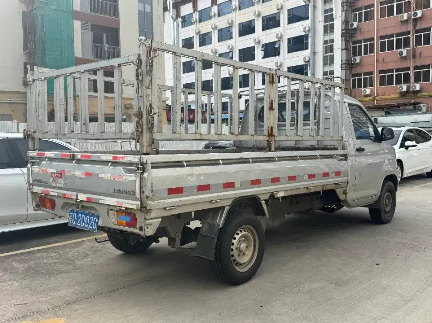 2023 WuLing RongGuang New Truck 1.5L 102HP L4 5MT,autocango,china used car exporter,china ev exporter,chinese used car exporter,chinese used ev exporter