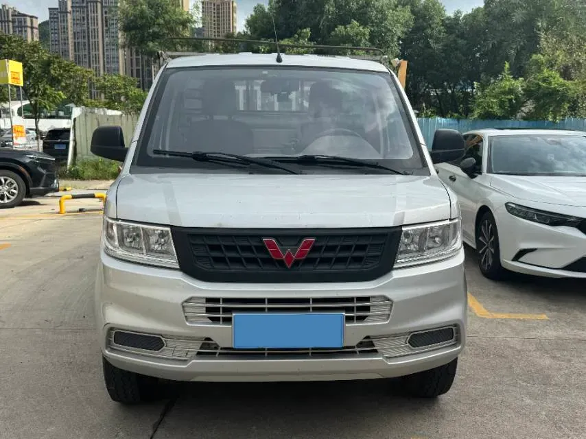 2023 WuLing RongGuang New Truck 1.5L 102HP L4 5MT,autocango,china used car exporter,china ev exporter,chinese used car exporter,chinese used ev exporter