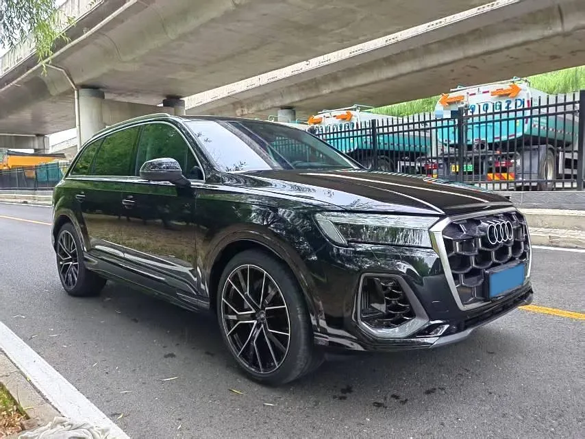 2025 Audi Q7 3.0T 340HP V6 8AT,autocango,china used car exporter,china ev exporter,chinese used car exporter,chinese used ev exporter