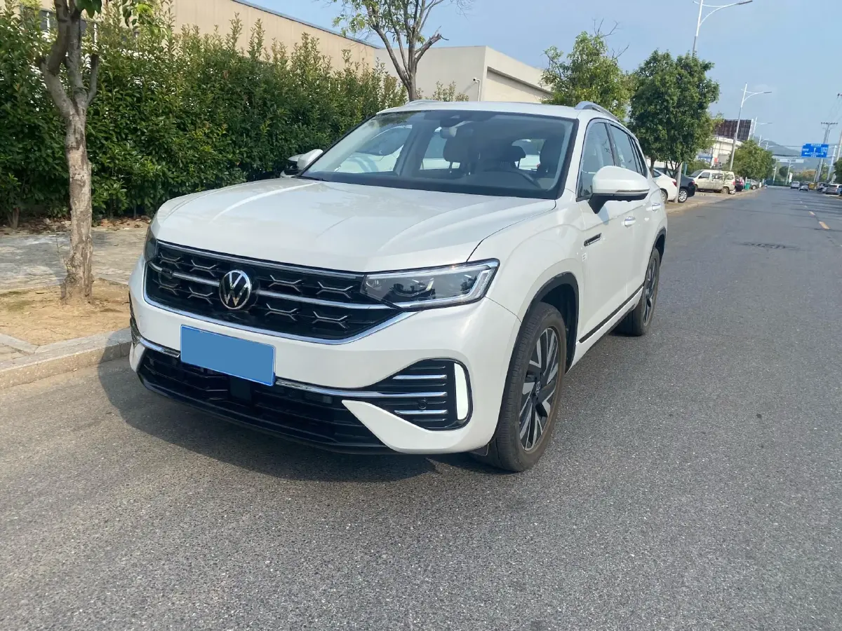 2023 Volkswagen Tayron 2.0T 220HP L4 7DCT