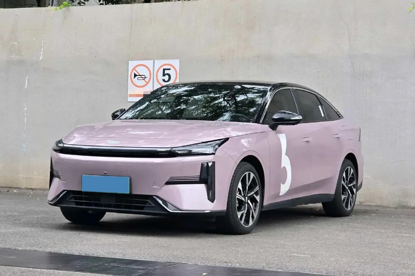 2024 Geely Galaxy L6 1.5T 163HP L4 3DHT PHEV