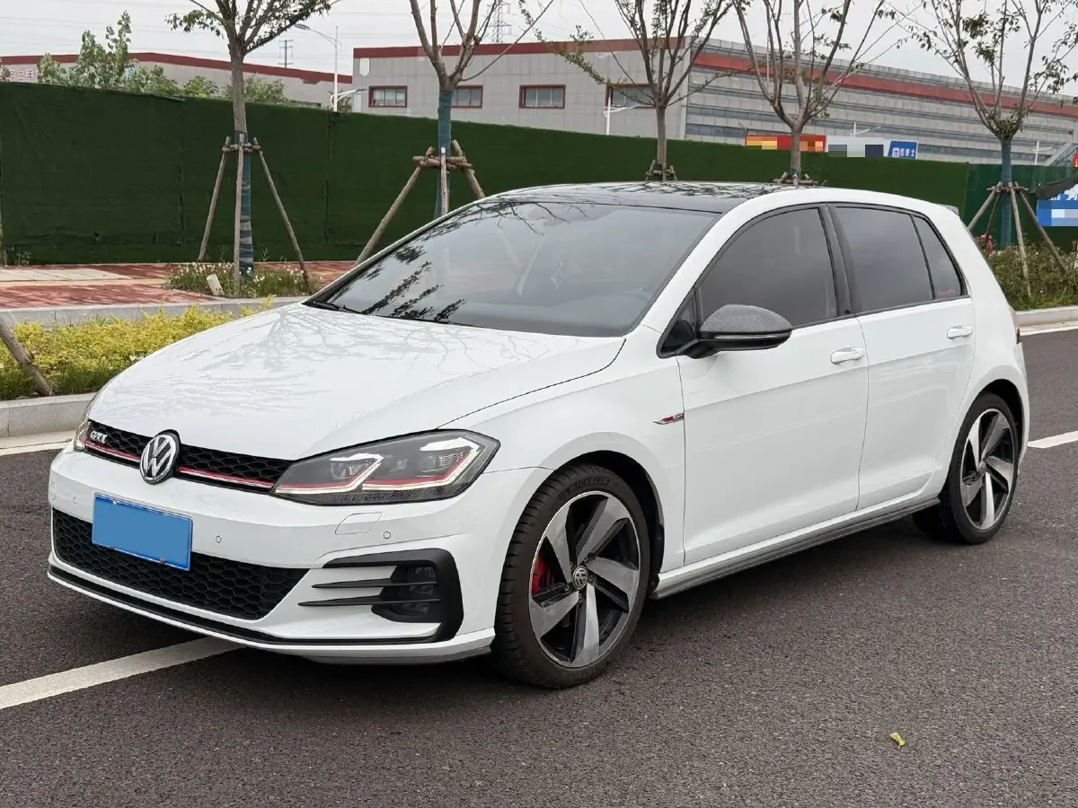 2018 Volkswagen GolfGTI 2.0T 220HP L4 7DCT