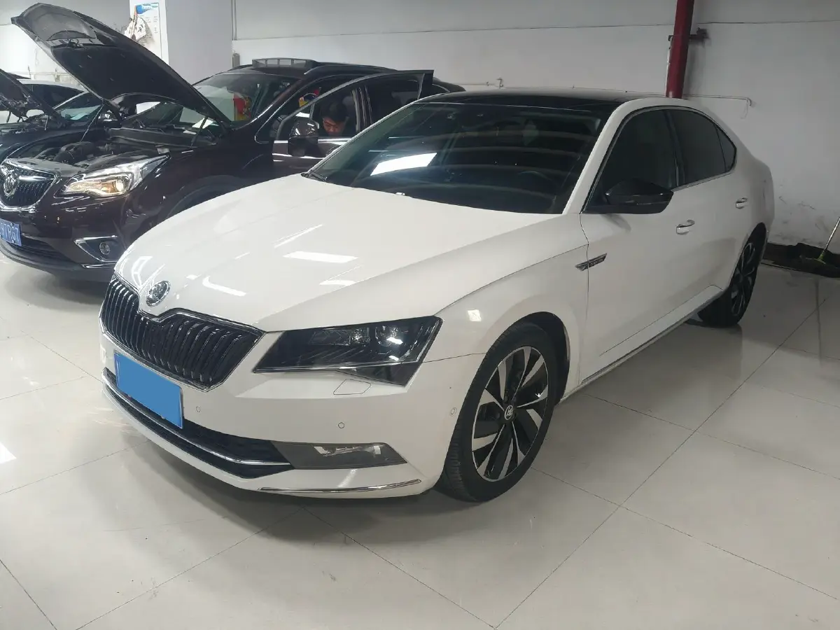 2018 Skoda Superb 1.8T 180HP L4 7DCT