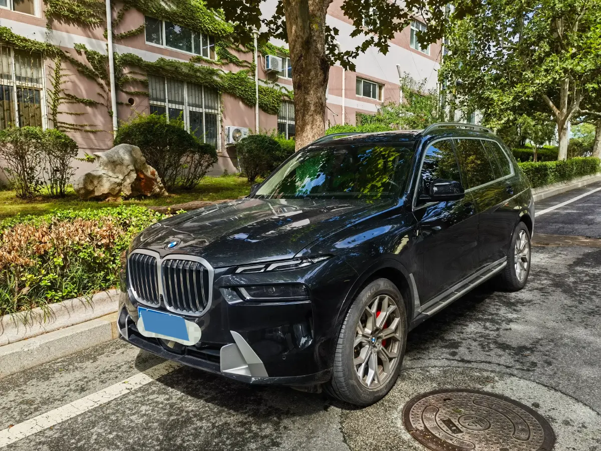 2023 BMW X7 3.0T 381HP L6 8AT