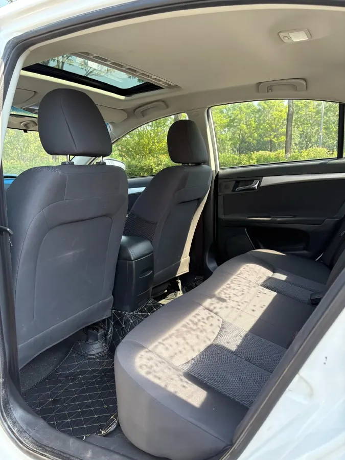 2015 Roewe 350 1.5L 109HP L4 5MT,autocango,china used car exporter,china ev exporter,chinese used car exporter,chinese used ev exporter