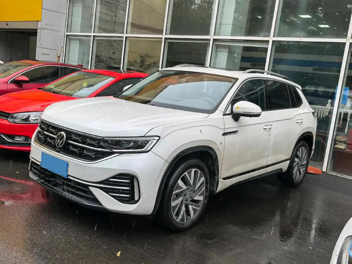 2023 Volkswagen Tayron 2.0T 186HP L4 7DCT