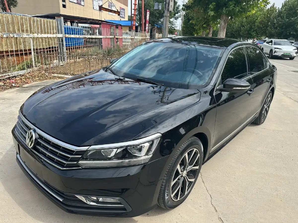 2015 Volkswagen Passat 1.8T 160HP L4 6AT