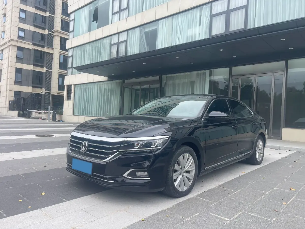 2019 Volkswagen Passat 2.0T 186HP L4 7DCT