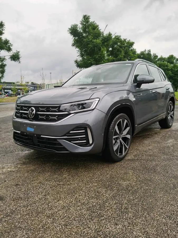 2024 Volkswagen Tayron 2.0T 220HP L4 7DCT