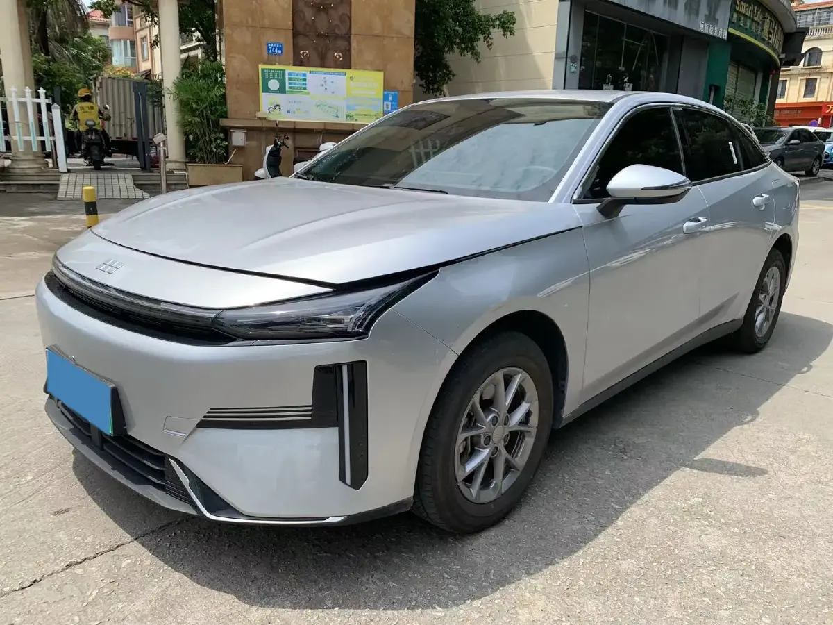 2025 Geely Galaxy L6 1.5L 112HP L4 1DHT PHEV 8.5KWH
