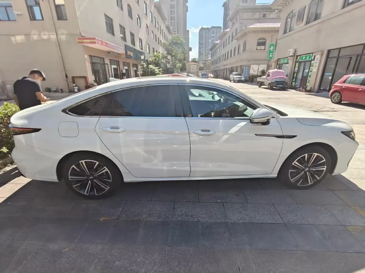 2025 Chery Arrizo 8 Pro 1.6T 197HP L4 7DCT,autocango,china used car exporter,china ev exporter,chinese used car exporter,chinese used ev exporter